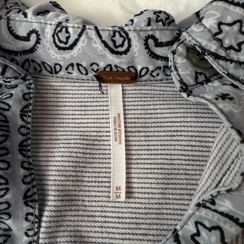 FREE PEOPLE All Patched Up Button Down Shirt Top M - Picture 5 of 10